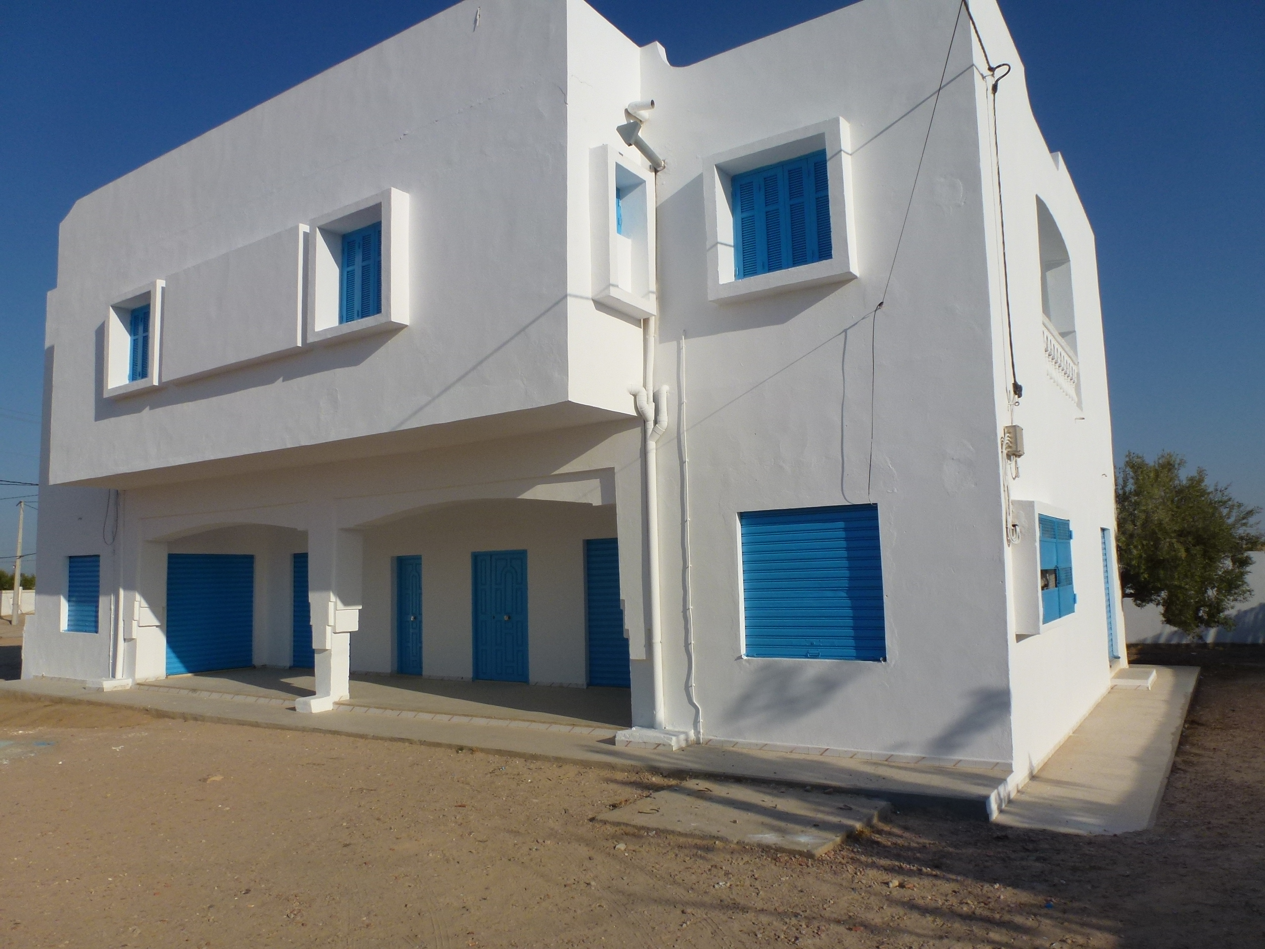 Djerba - Houmet Essouk&nbsp;Djerba Aeroport&nbsp;Vente&nbsp;Duplex&nbsp;Complexe commercial administratif route a�roport