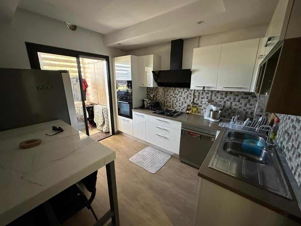 La Soukra La Soukra Vente Appart. 3 pices Trs luxueux appartement s2 meubl  soukra parc