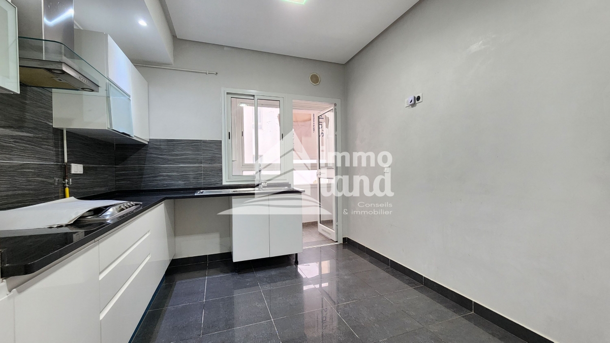 La Marsa Cite Erriadh Vente Appart. 4 pices Appartement s3  la marsa