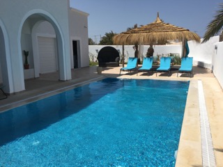 Djerba - Midoun Aghir Vente Maisons Villa 250 m2 terrain 625 m2 piscine  350 m plage