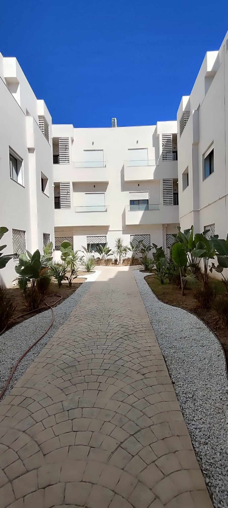 La Soukra La Soukra Vente Appart. 3 pices Un appartement luxueux s2 avec jardin  la soukra