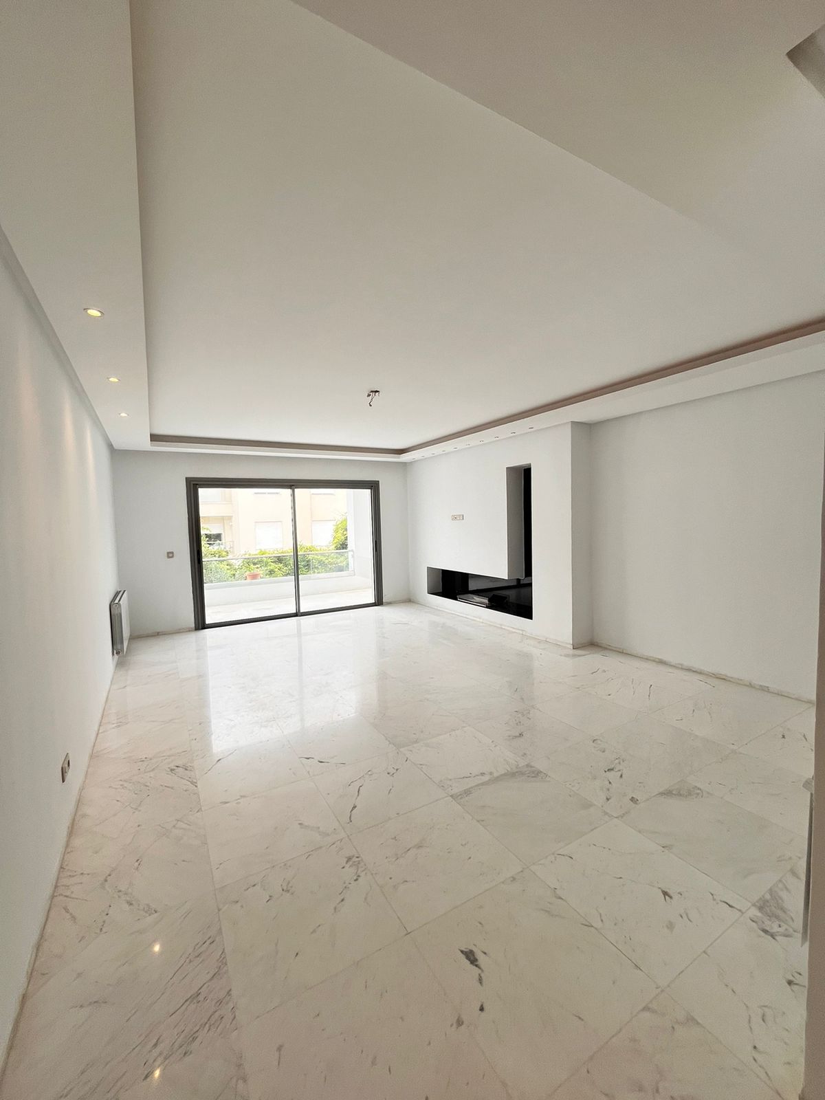 La Soukra Chotrana 1 Vente Appart. 4 pices S3 spacieux superficie 2214m