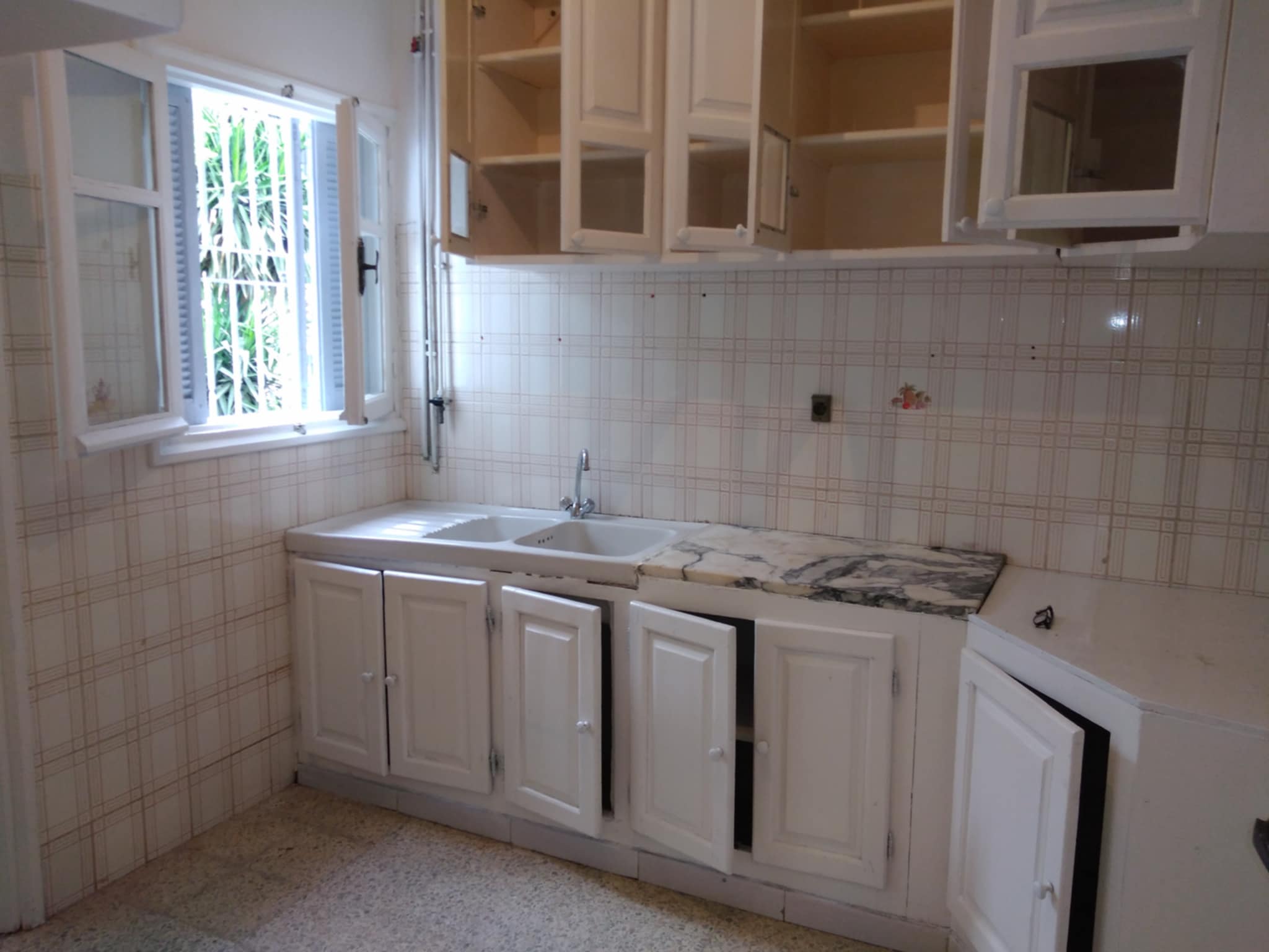 Mannouba La Mannouba Vente Appart. 4 pices Appartement s plus 3 en rez de chausse