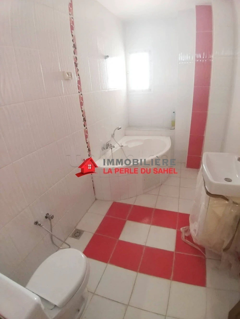 Kalaa Essghira Cite El Manezeh Vente Appart. 2 pices Jolie villa