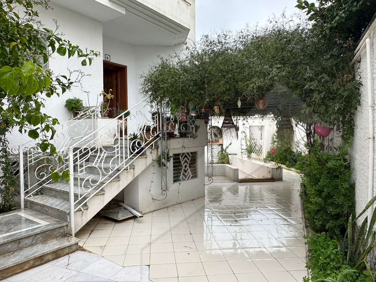 La Marsa Marsa Safsaf Vente Maisons Av villa avec appartement  la marsa