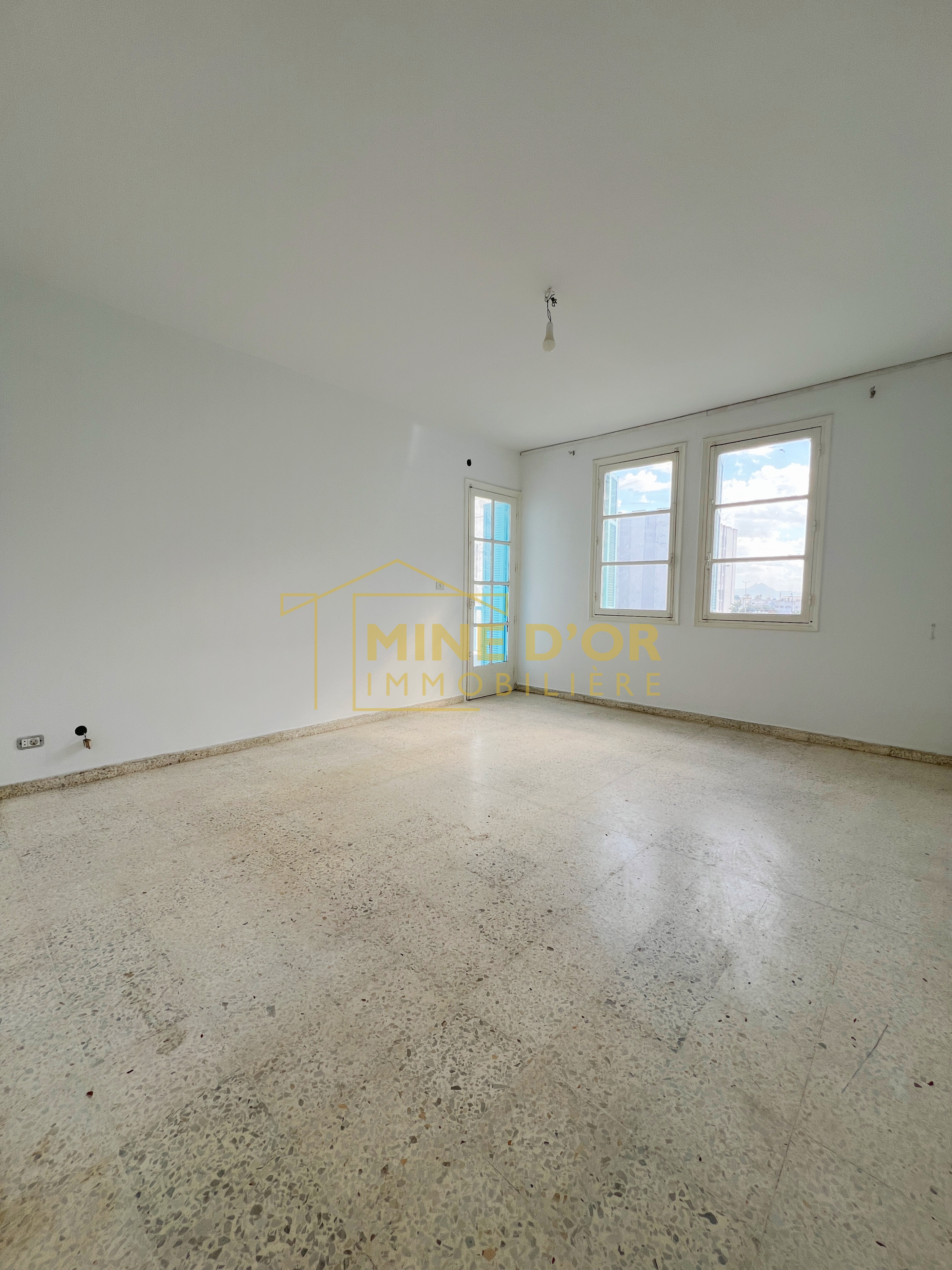 Cite El Khadra Cite Oplympique Vente Appart. 3 pices Appartement s2 a la cite olympique menzah