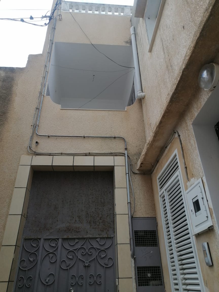 Dar Chaabane Elfehri Cite Barnoussa Vente Appart. 4 pices Maison style americain