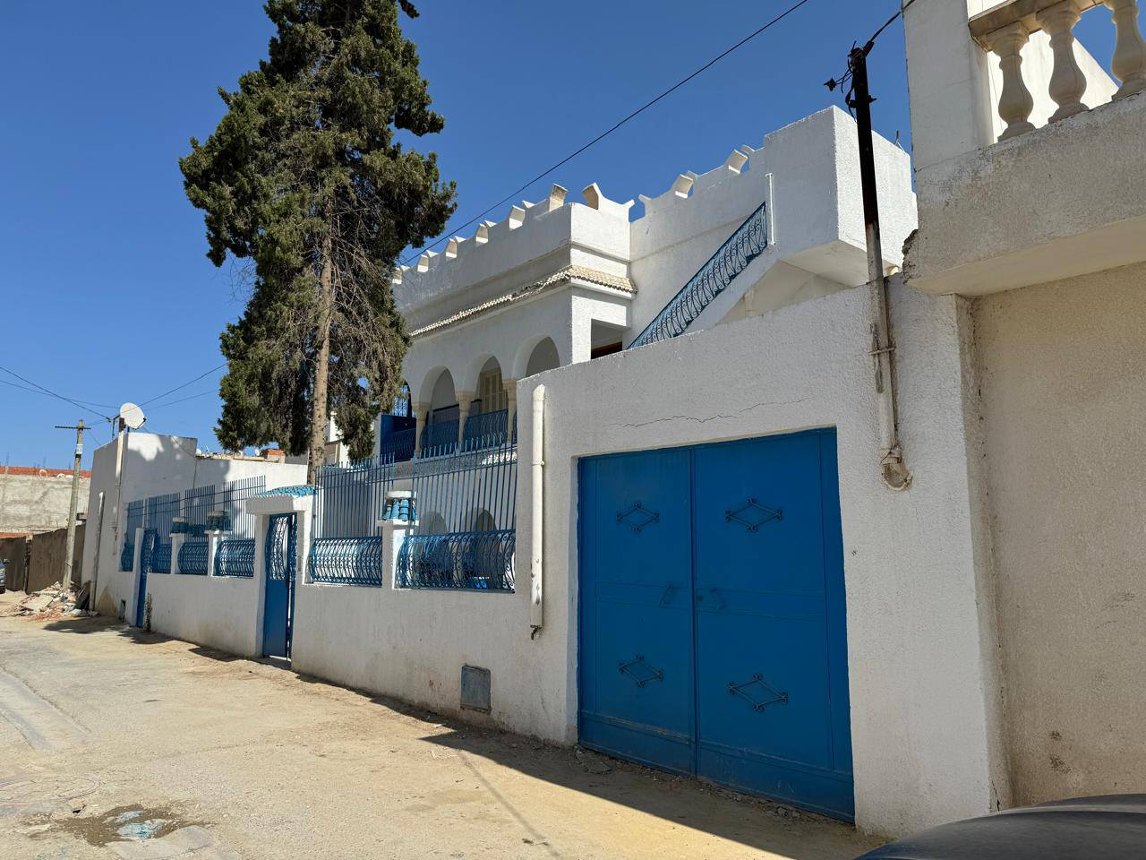 Ariana Ville Ariana Vente Appart. 4 pices Une villa  ariana