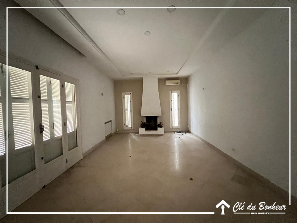 Ariana Ville Ariana Vente Maisons Villa plain pied avec grand jardin