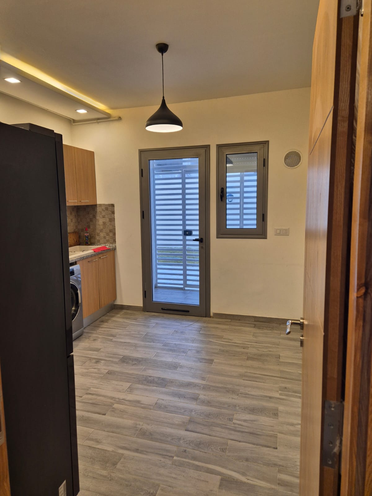 La Soukra Chotrana 1 Vente Appart. 3 pices Prestigieux rez de jardin picinable