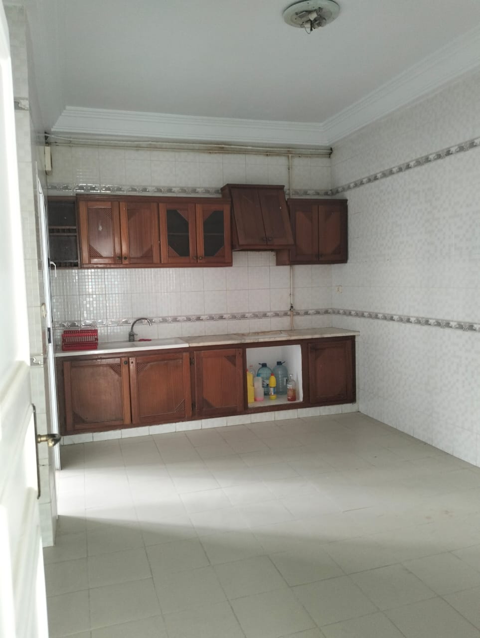 La Soukra La Soukra Vente Appart. 4 pices La soukra vnt s3 rdc