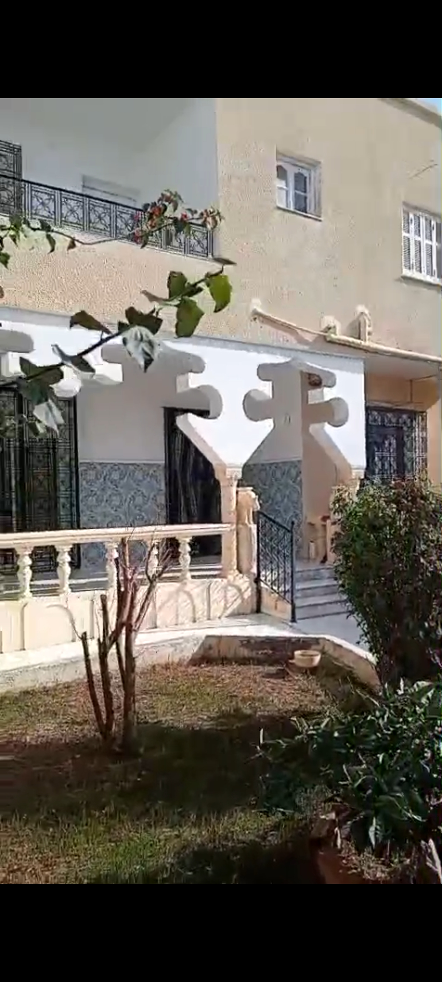 Ariana Ville Ariana Vente Maisons Villa superficie total 500m2 dont 240 m2 habitable