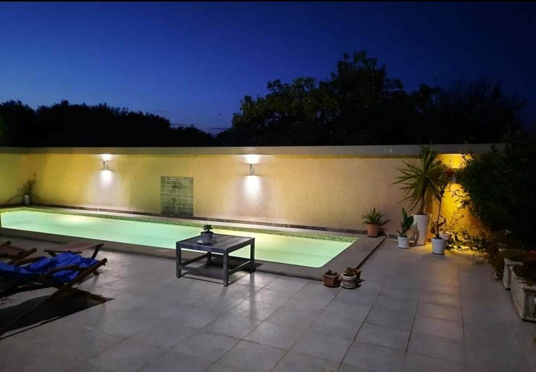 La Soukra Sidi Frej Vente Maisons Villa avec piscine et grand jardin