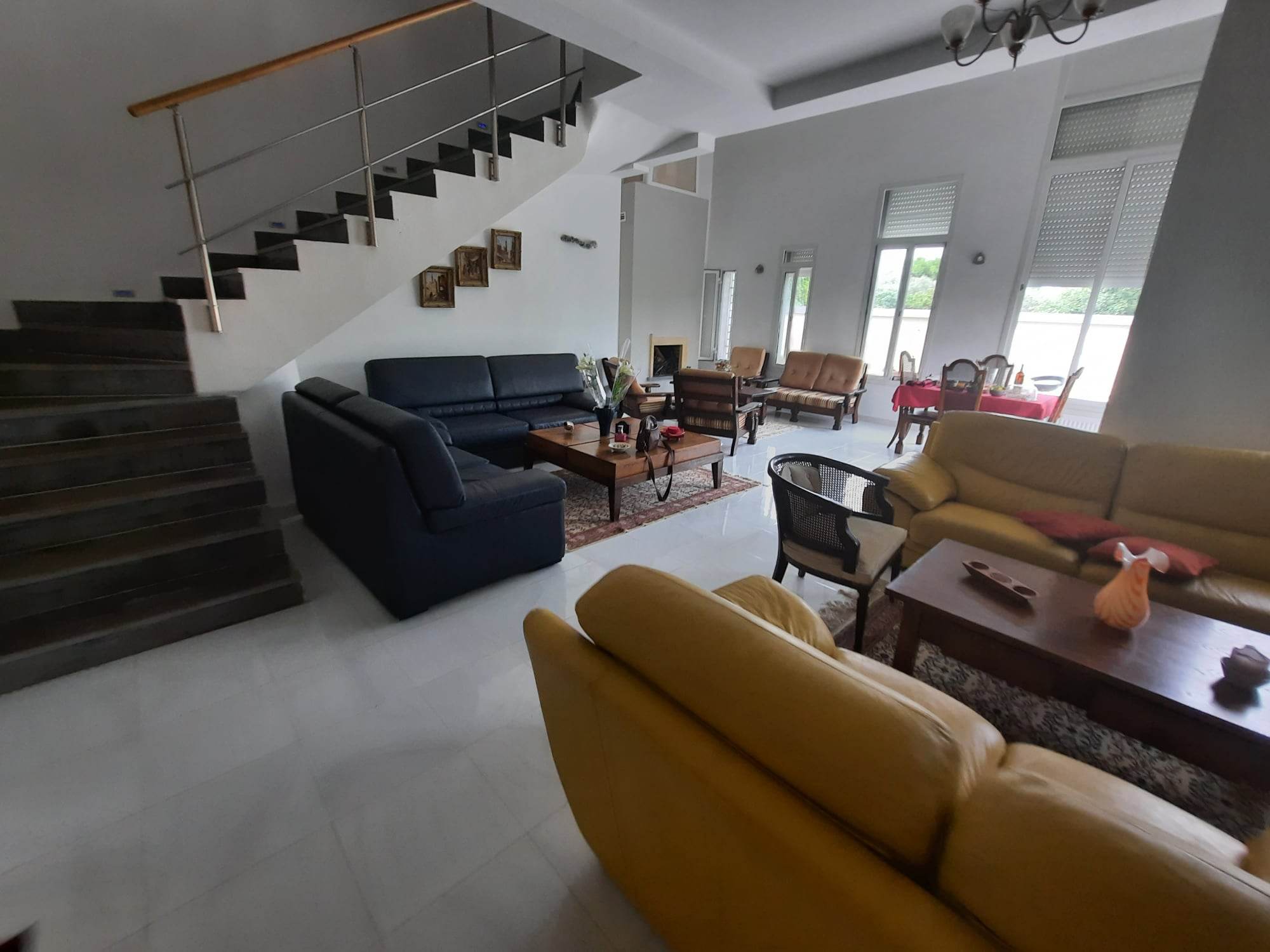 La Soukra Sidi Frej Vente Maisons Villa avec piscine et grand jardin