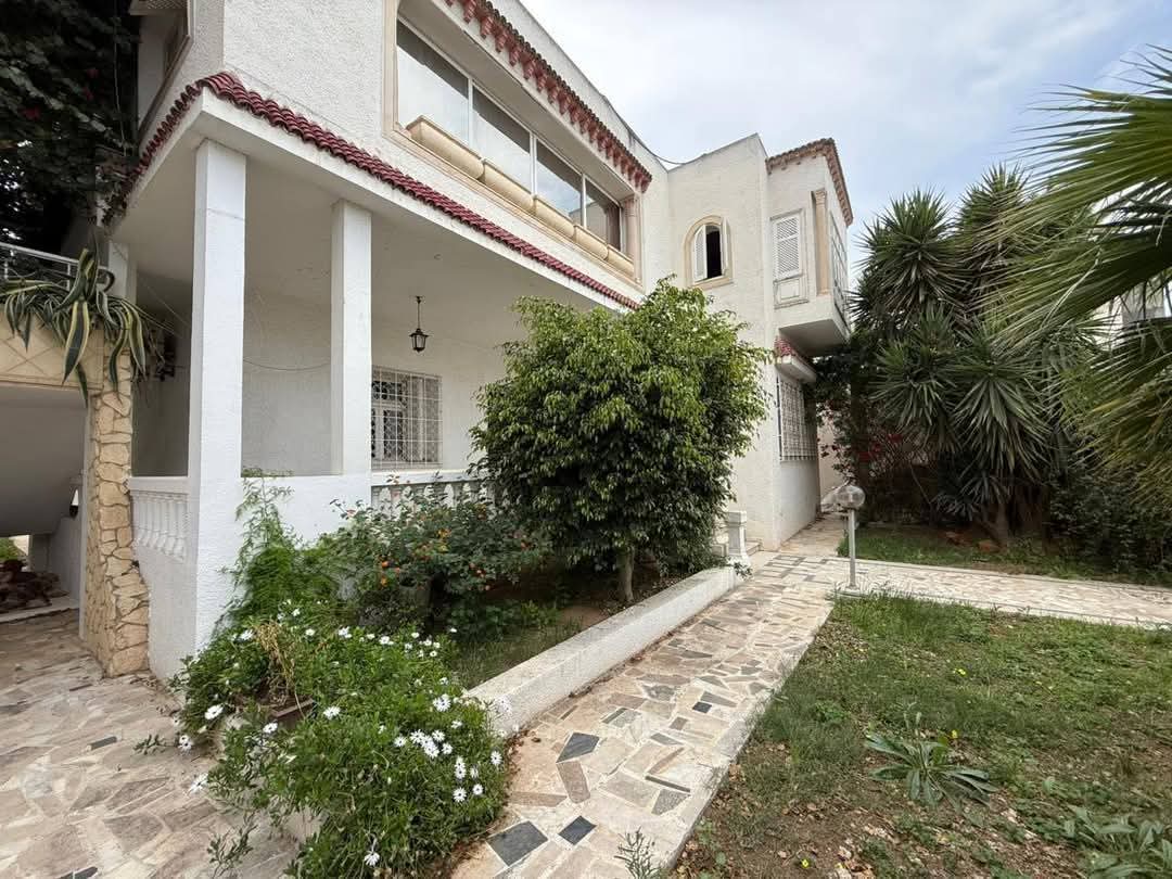 Ariana Ville El Menzah 5 Vente Maisons Villa a usage commercial  menzah 5