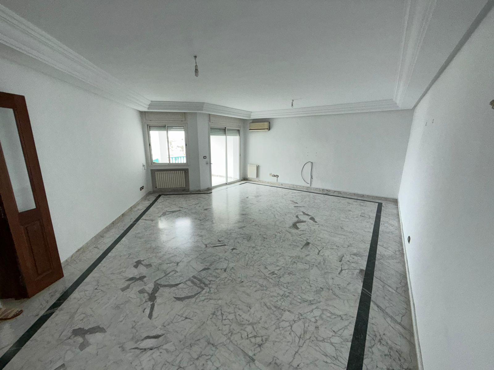 Ariana Ville Cite Ennasr 1 Vente Appart. 4 pices S3 rdc avec jardin 490 md ennasr 1