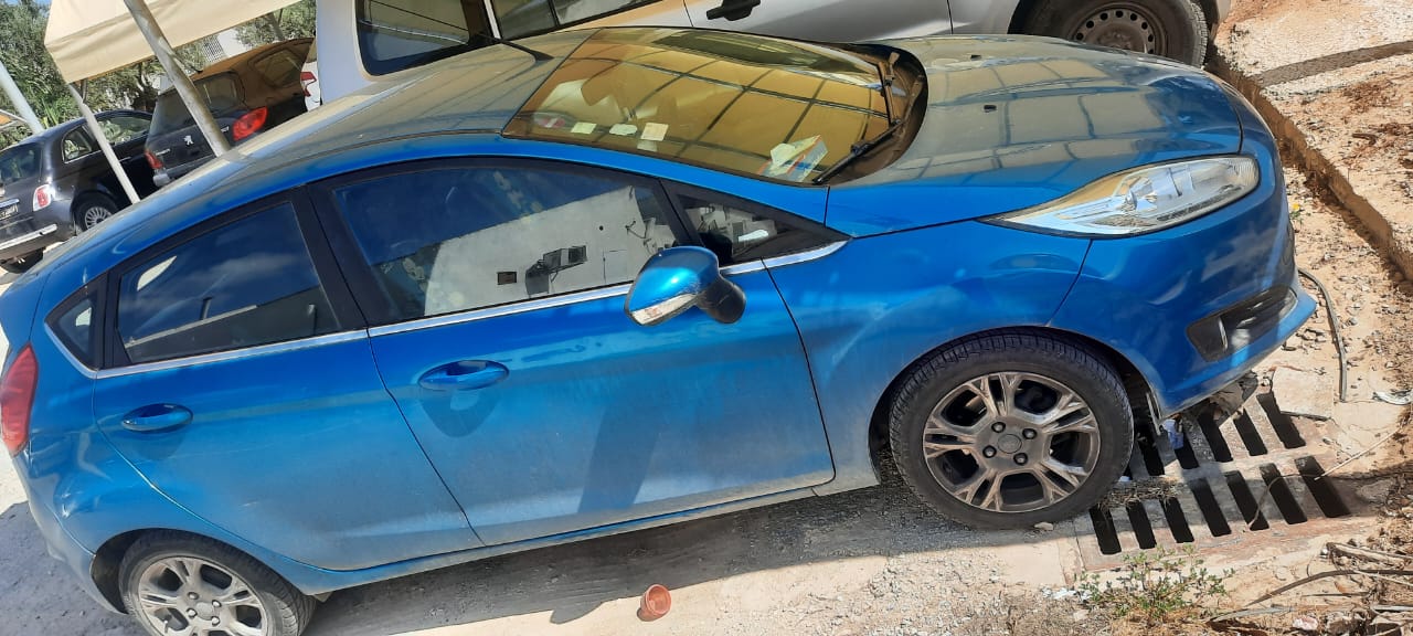 Ezzahra Cite El Ouns Ford Fiesta Ford fiesta titanium