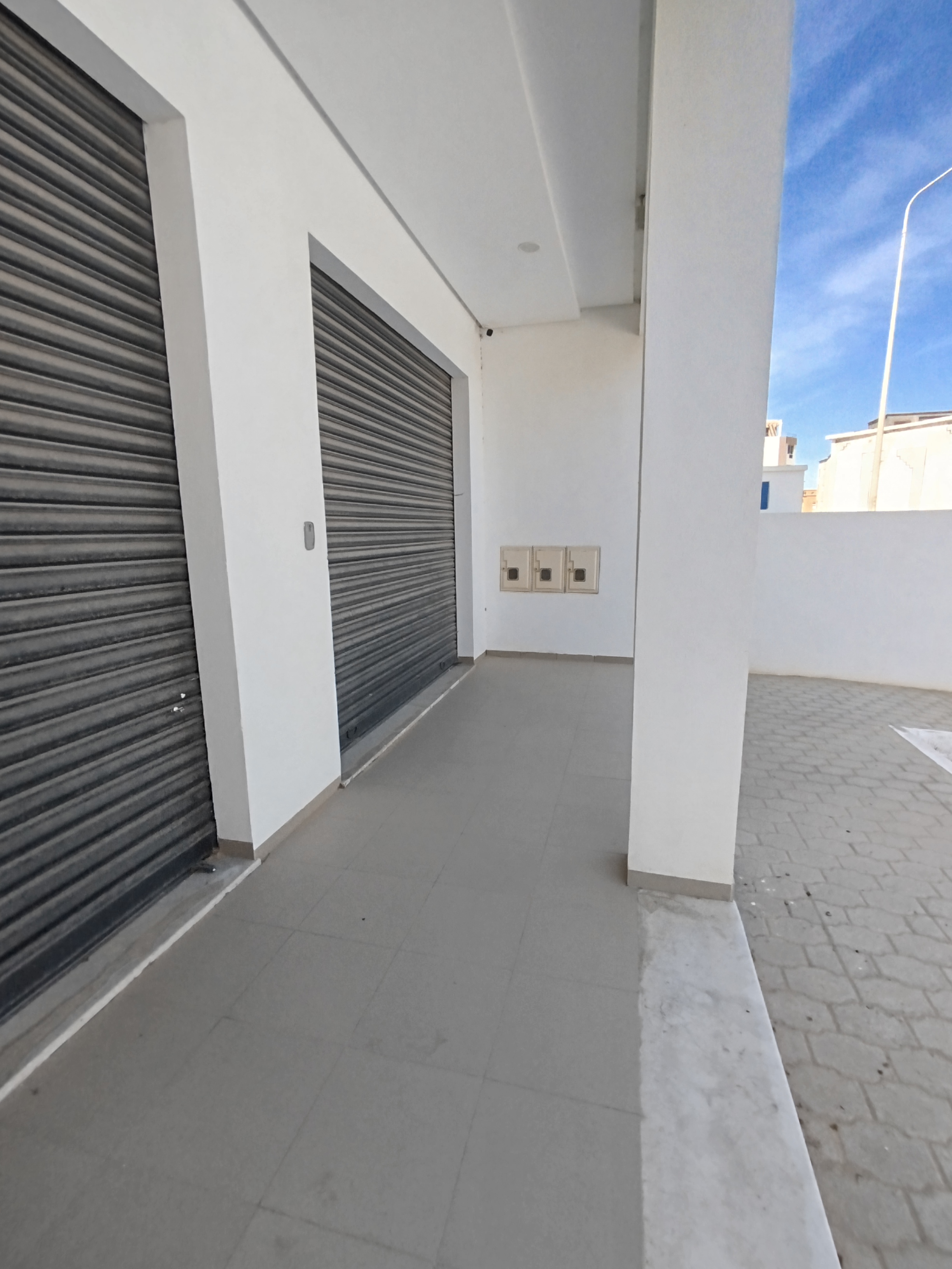 Hammam Chatt Borj Cedria Vente Surfaces Local commercial 2me position