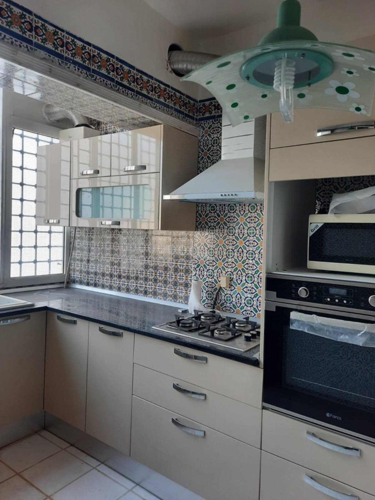 Bizerte Nord Bizerte Vente Appart. 3 pices Jolie villa  bizert