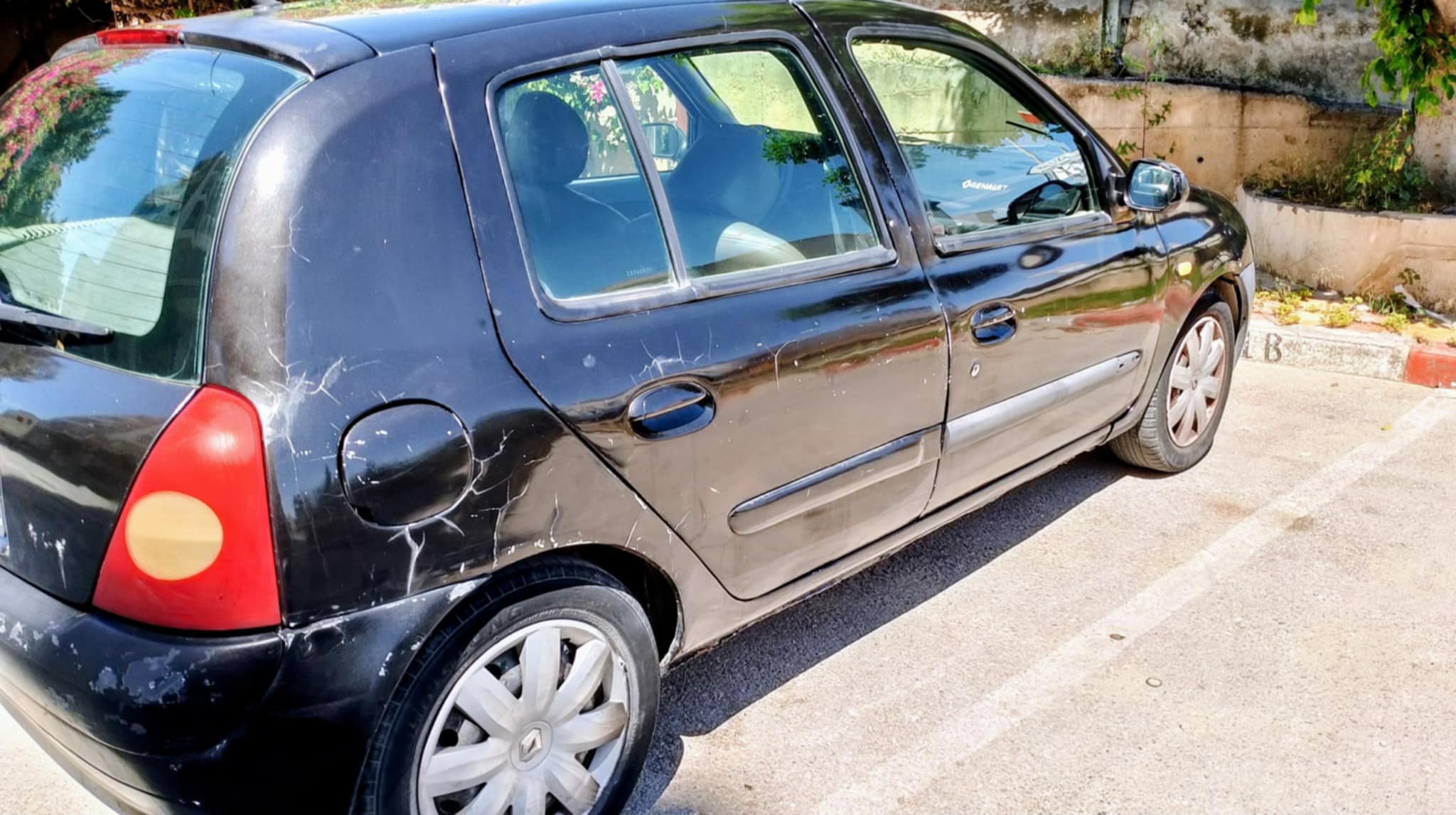 El Omrane Superieur El Omrane Superieur Renault Clio Belle clo noir