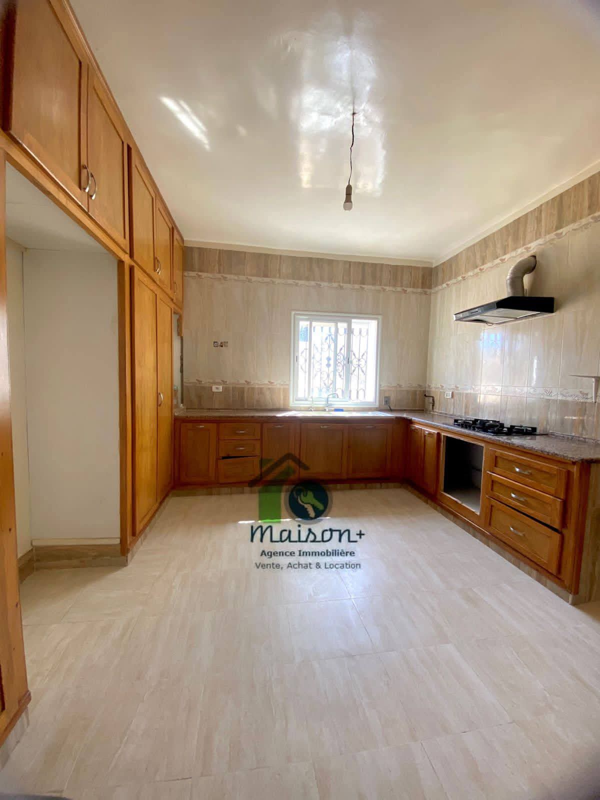 El Mourouj El Mourouj Vente Duplex Trs belle villa zone villa