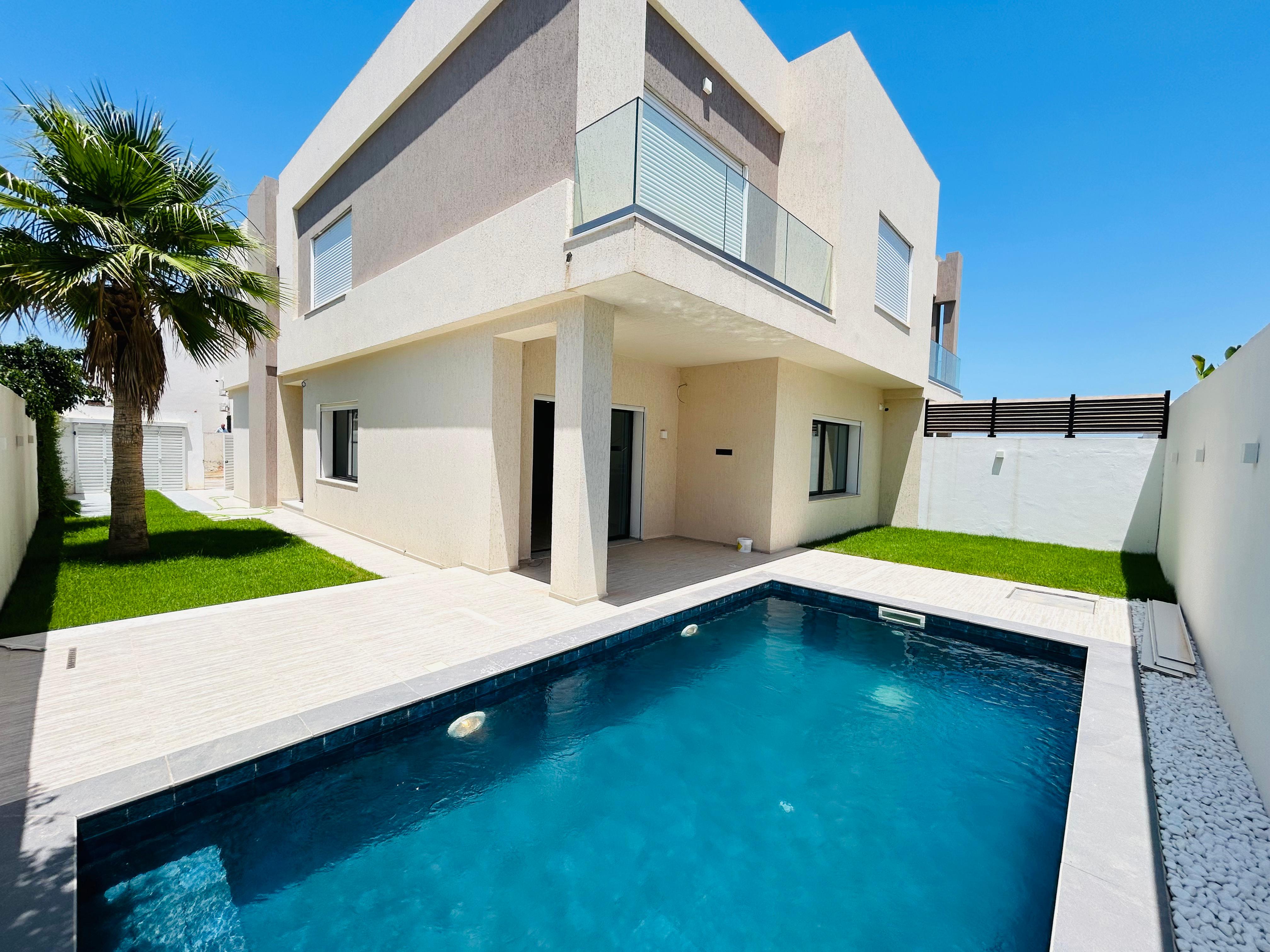 La Soukra La Soukra Vente Duplex Villa jumele neuve s4 avec piscine  la soukra