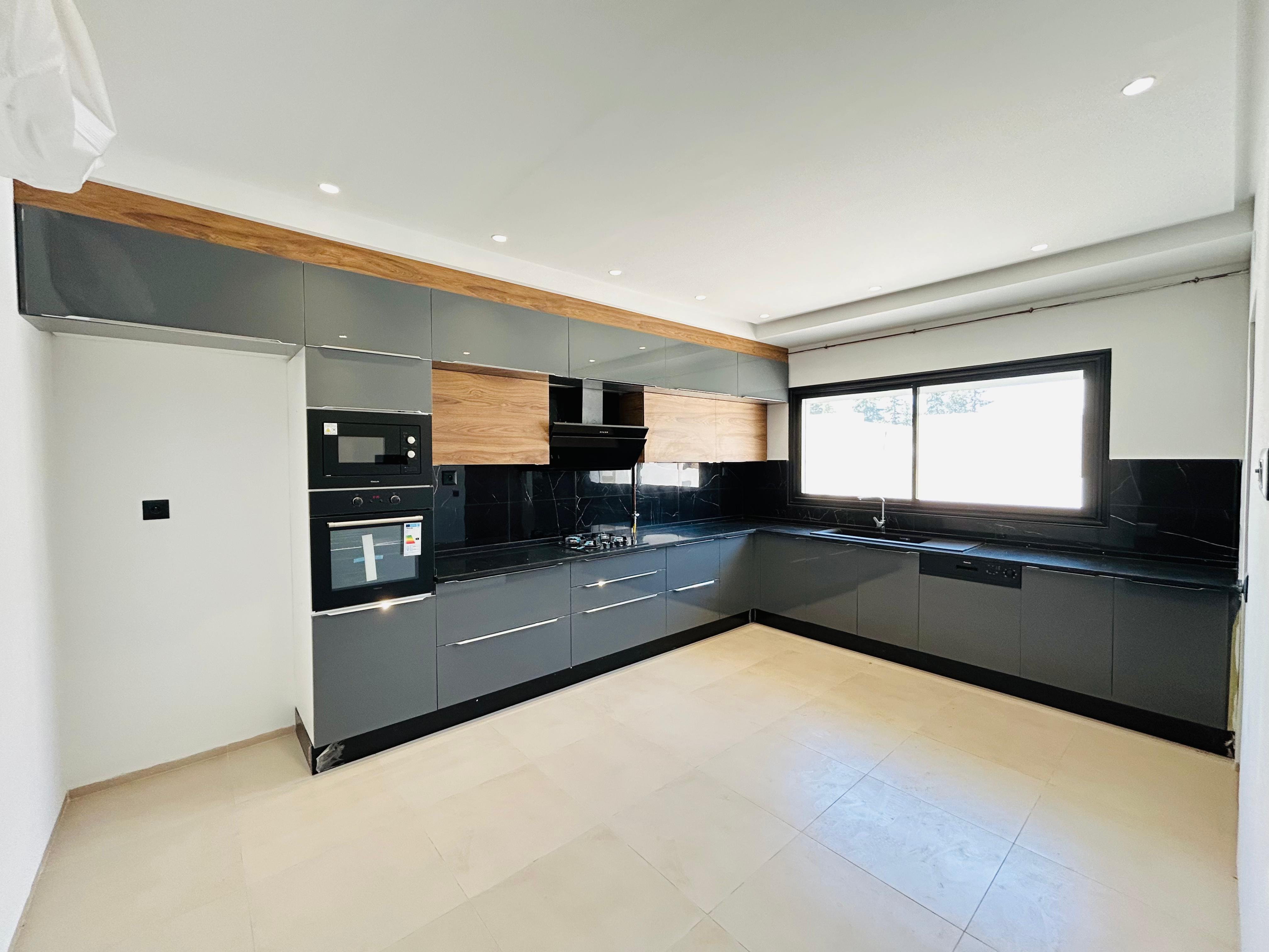La Soukra La Soukra Vente Duplex Villa jumele neuve s4 avec piscine  la soukra