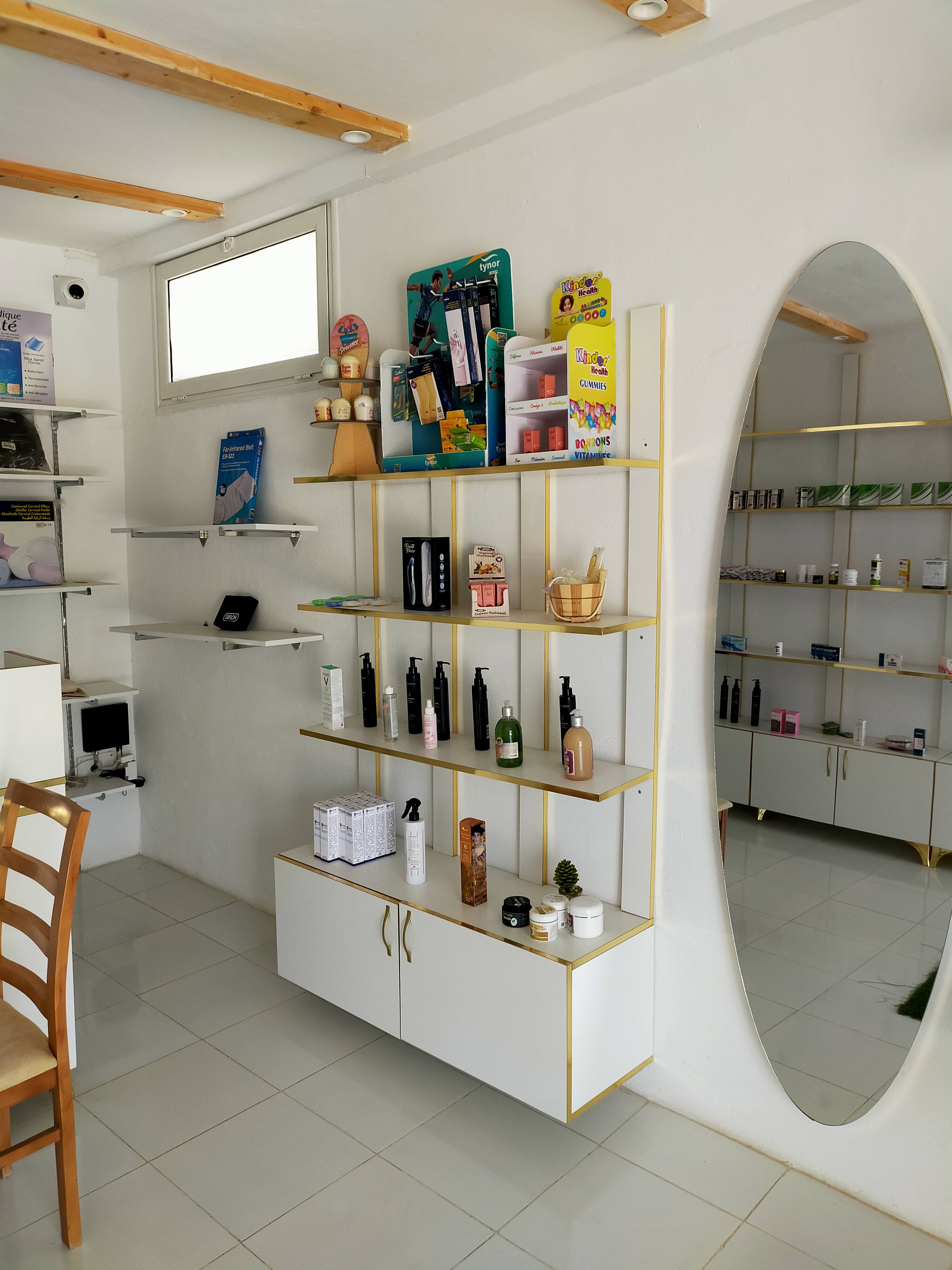 Sakiet Eddaier Cite El Afrane Bureaux & Commerces Fond de Commerce Fond de commerce parapharmacie