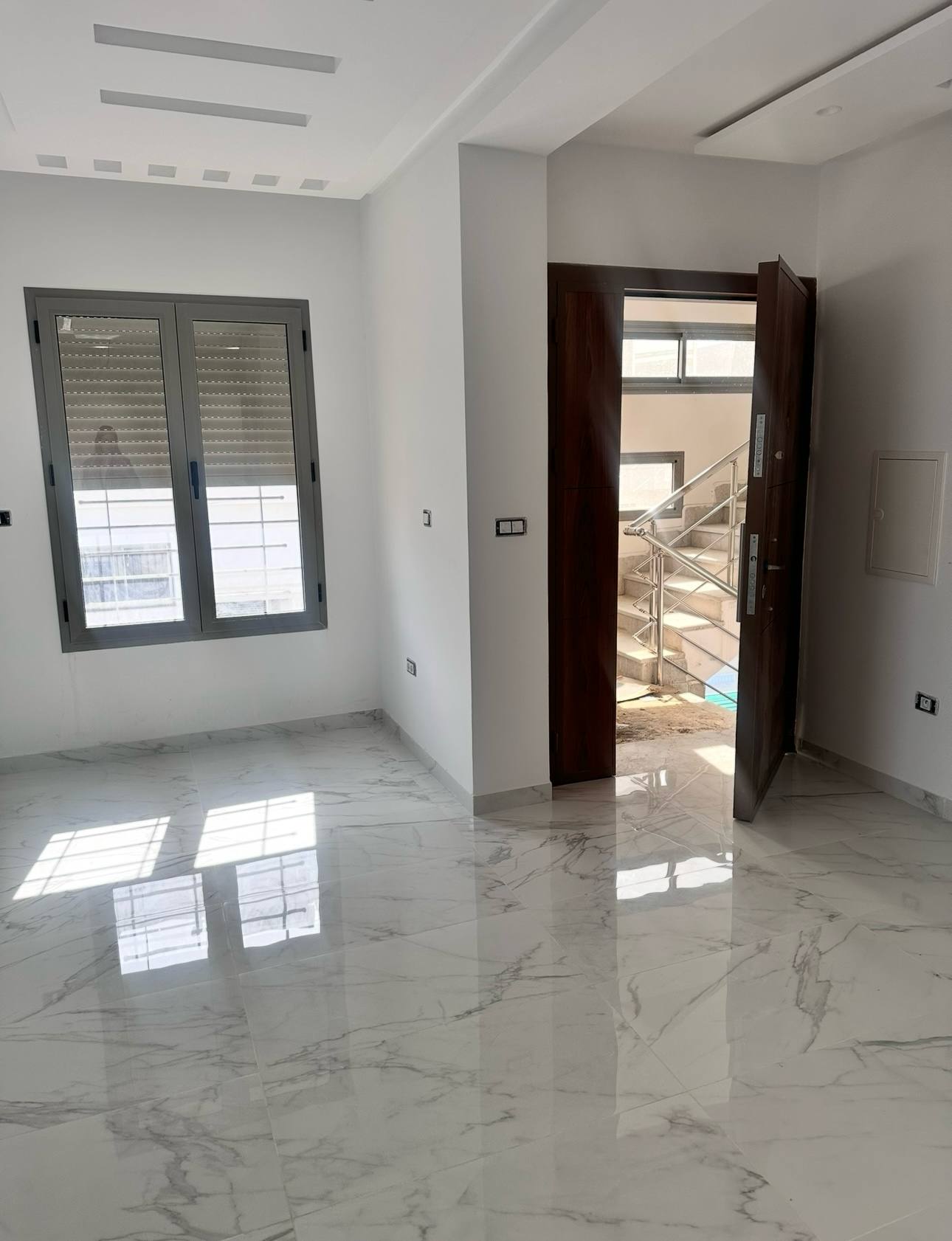 La Marsa Cite El Moez Location Appart. 4 pices 2 tage de villa s3 entre indpendante a la marsa