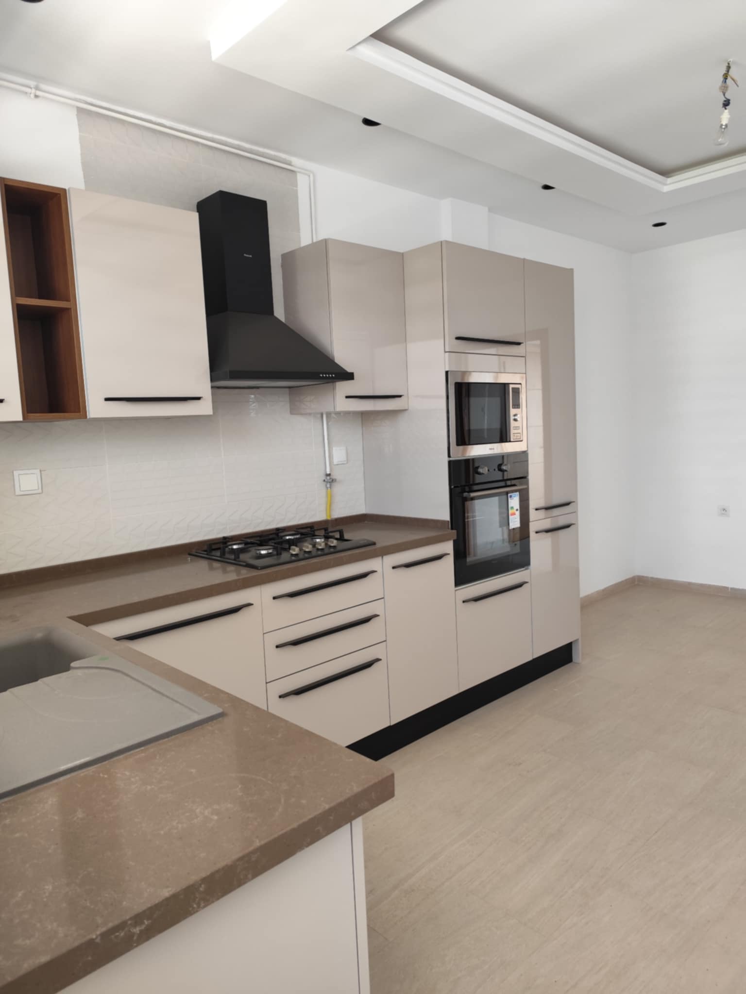 Megrine Megrine Vente Appart. 3 pices Appartement s3 haut standing  mgrine 170m