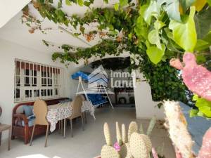 Ariana Ville El Menzah 8 Vente Maisons Villa de 650 m2 batit  menzah 8