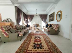 Ariana Ville El Menzah 8 Vente Maisons Villa de 650 m2 batit  menzah 8
