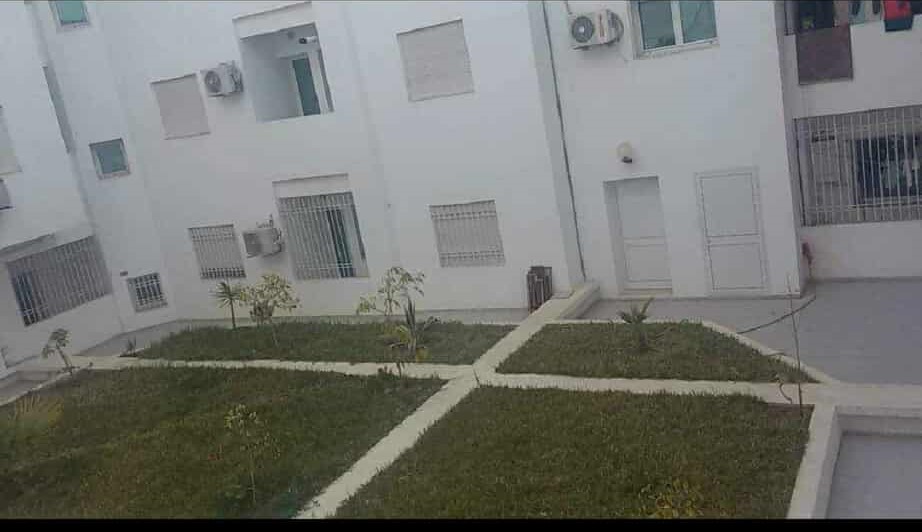 La Marsa El Aouina Vente Appart. 2 pices Apprtement   splus 1  lwahat