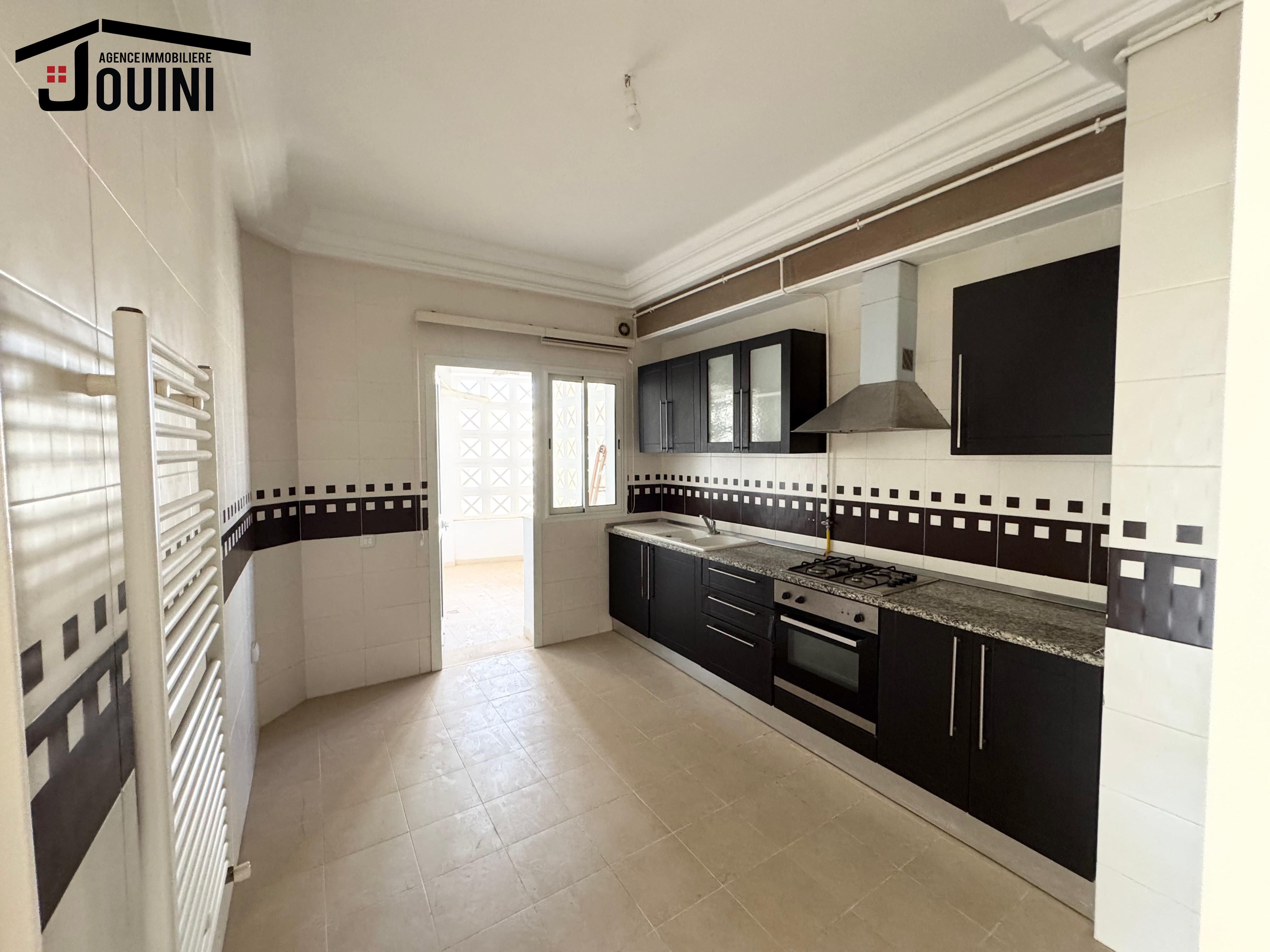La Marsa El Aouina Vente Appart. 5 pices+ Appartement s4  el wahat aouina