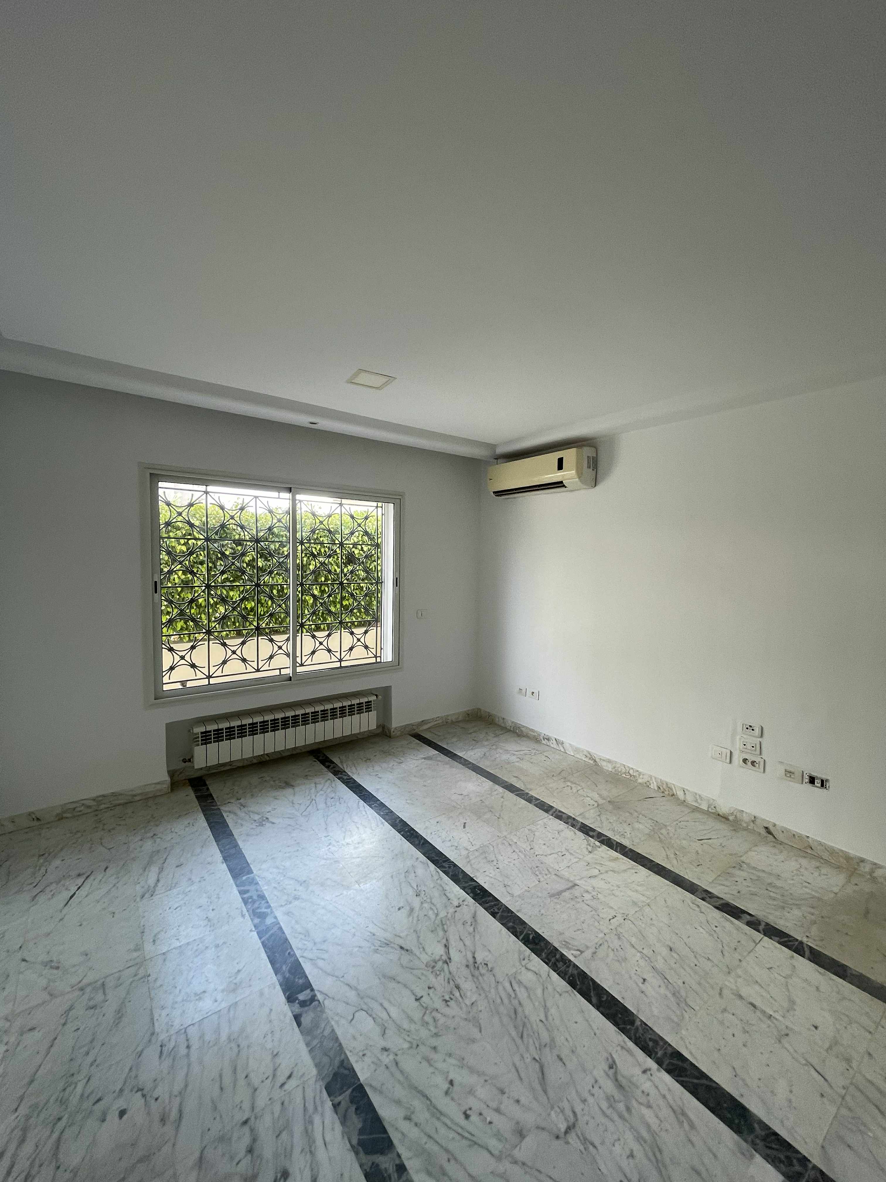 Ariana Ville&nbsp;Cite Ennasr 2&nbsp;Vente&nbsp;Autre&nbsp;Triplexe � ennaser