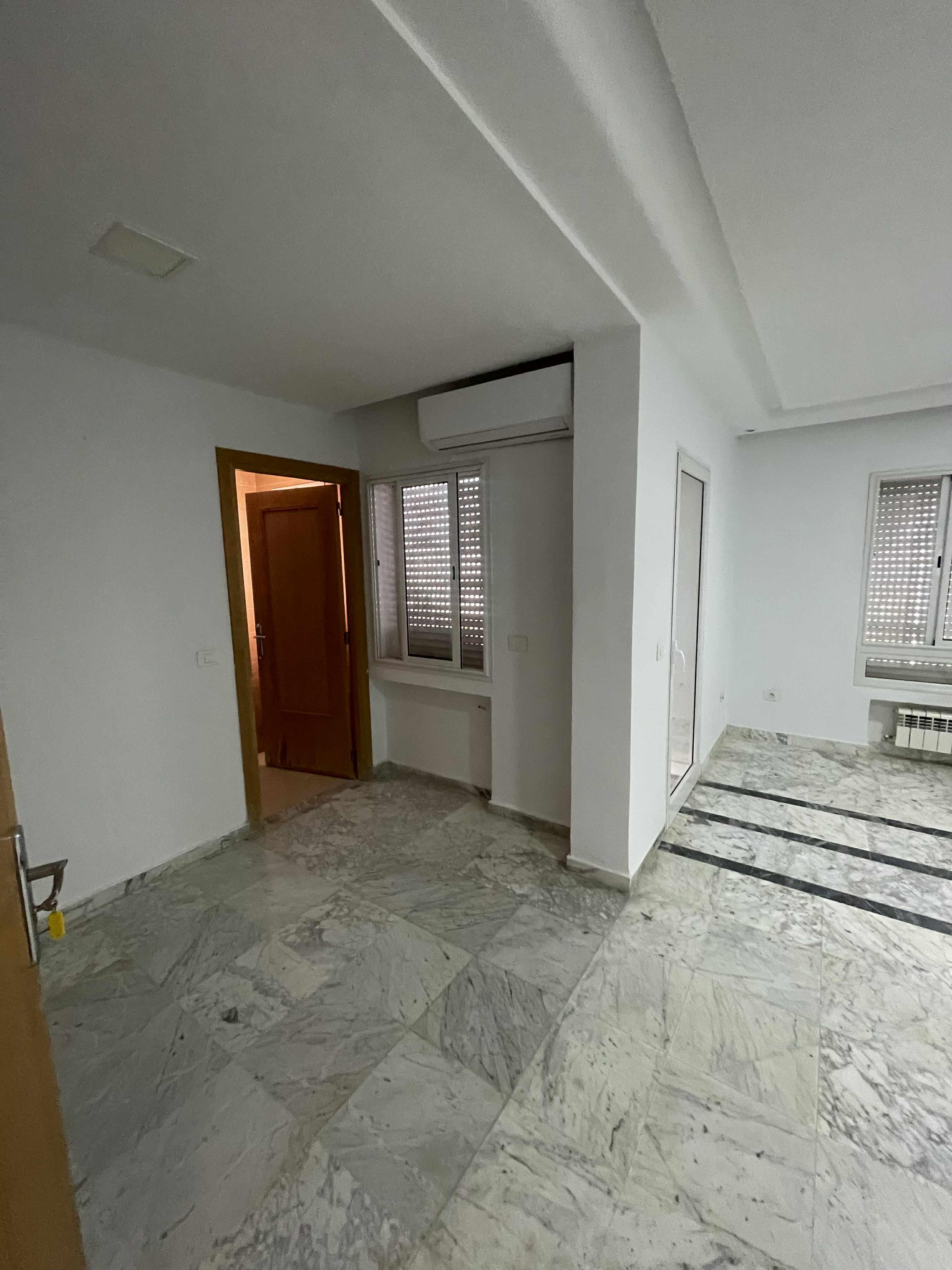 Ariana Ville&nbsp;Cite Ennasr 2&nbsp;Vente&nbsp;Autre&nbsp;Triplexe � ennaser