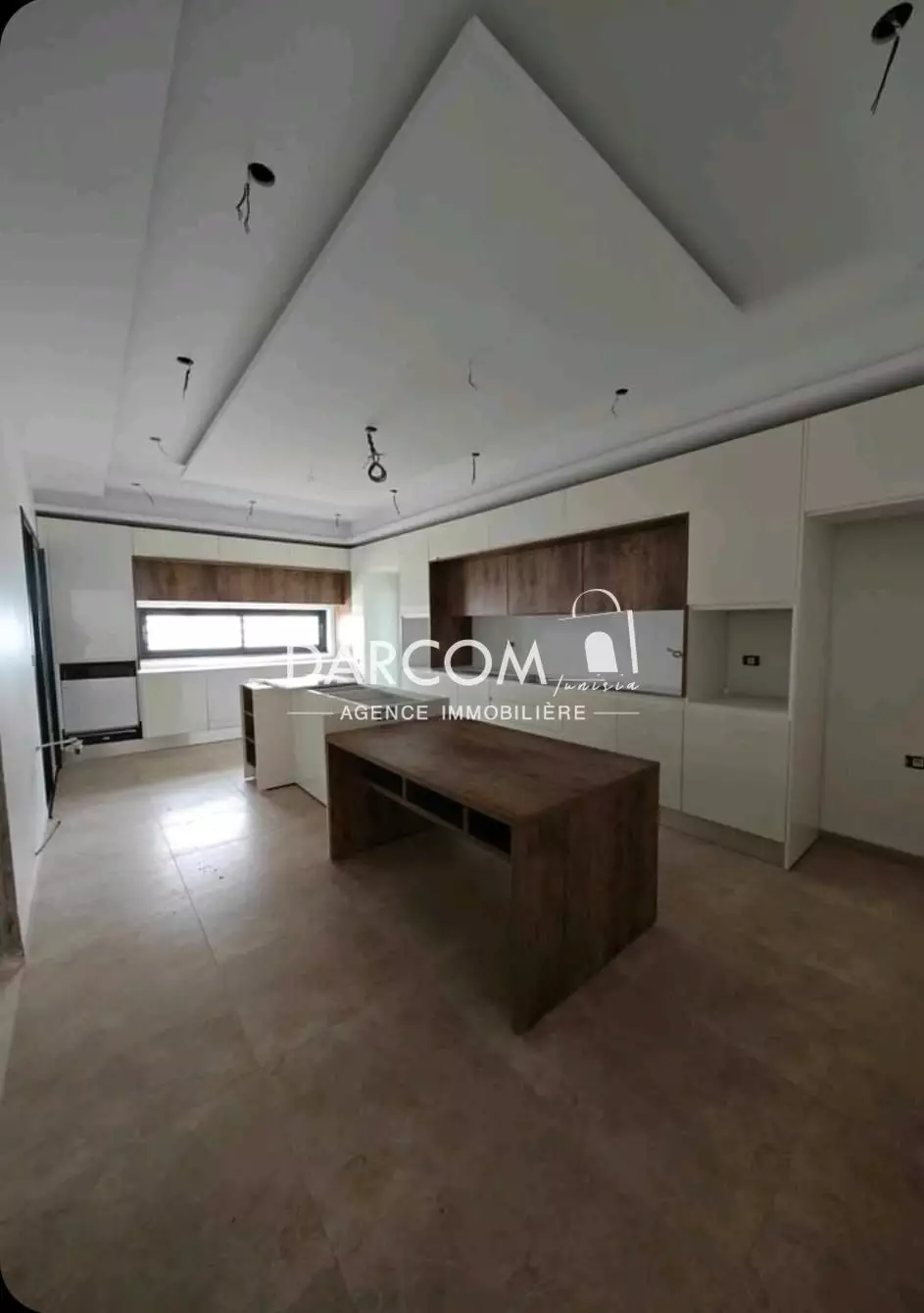 La Soukra La Soukra Vente Maisons Villa avec piscine la soukra