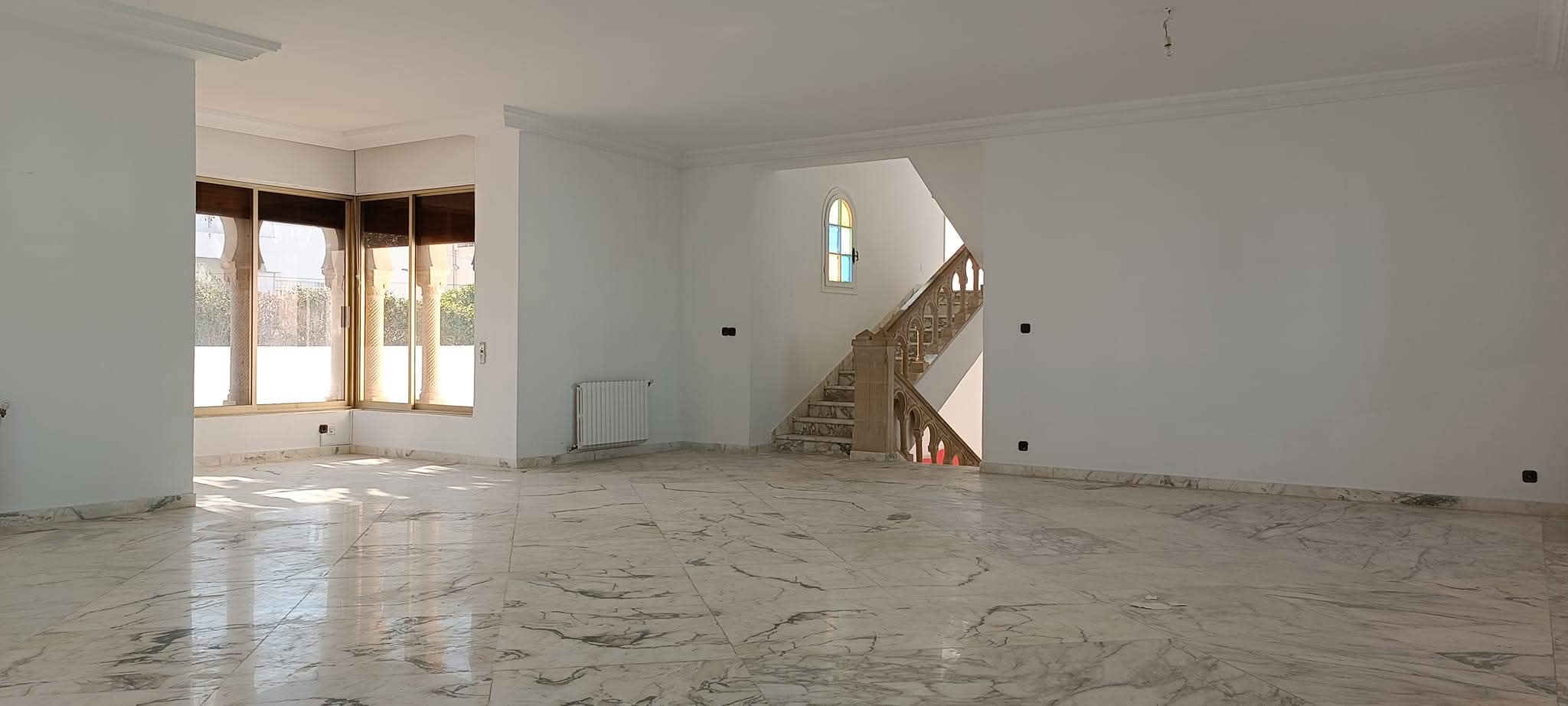 Ariana Ville El Menzah 5 Vente Maisons Villa avec un jardin et une piscine au menzah 5