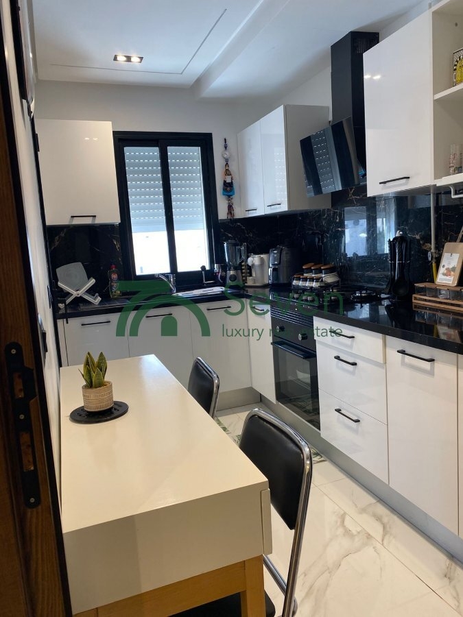 Ain Zaghouan Ain Zaghouan Vente Appart. 2 pices Un appartement en s2  cit les palmerais