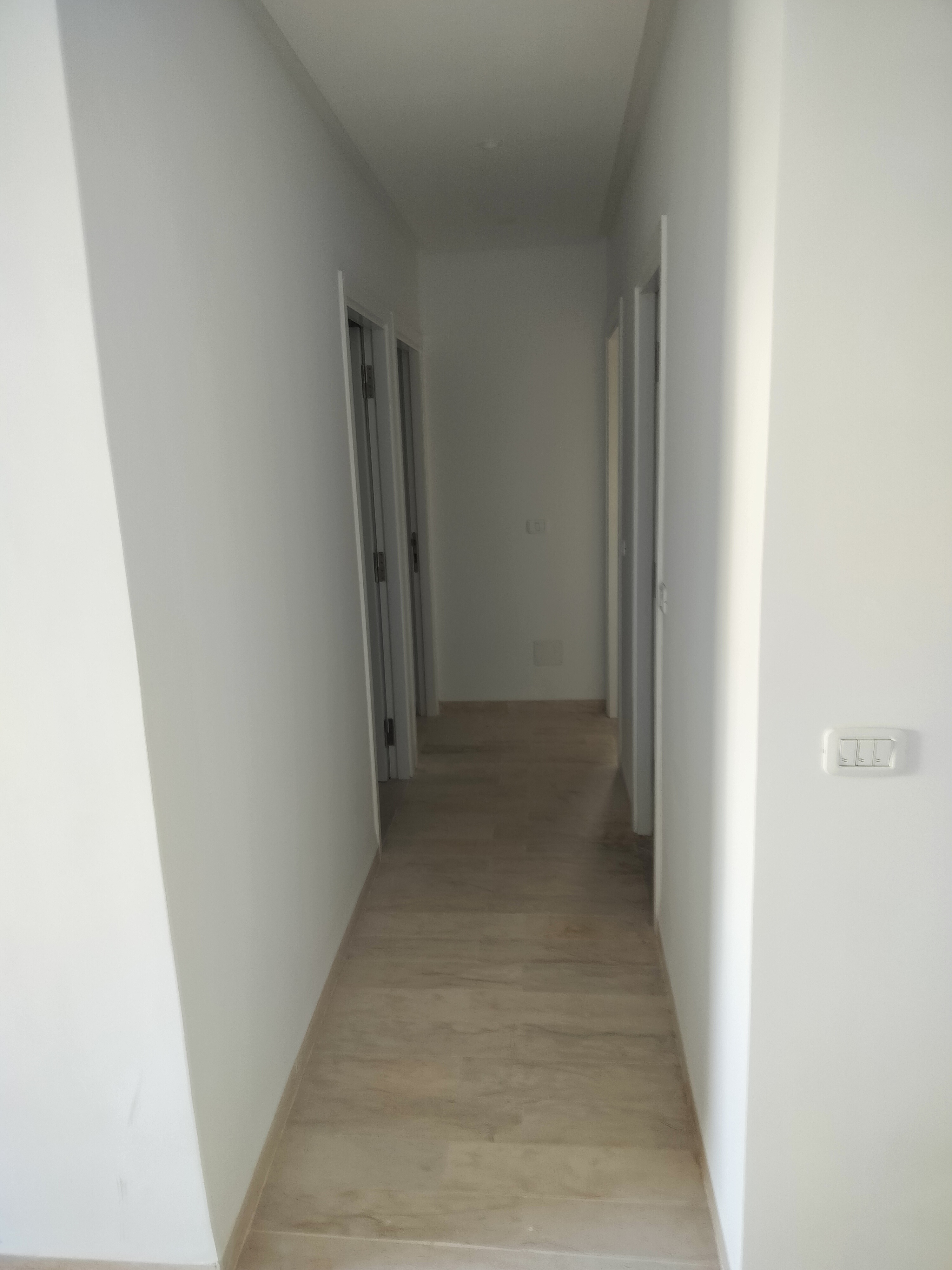 Sidi Hassine&nbsp;Cite Mrad 1&nbsp;Vente&nbsp;Maisons&nbsp;Un appartement et 2 locaux commerciaux