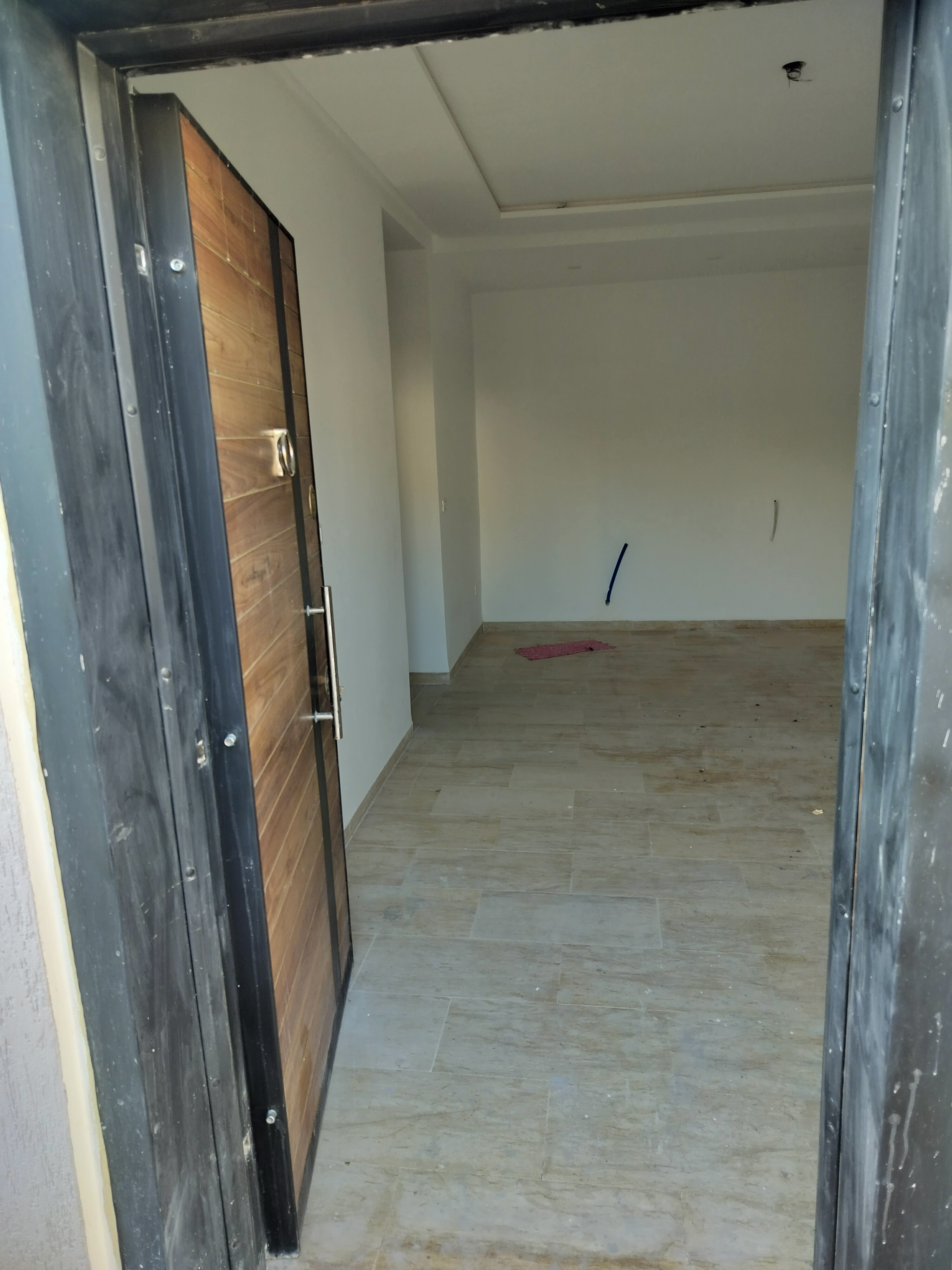 Sidi Hassine&nbsp;Cite Mrad 1&nbsp;Vente&nbsp;Maisons&nbsp;Un appartement et 2 locaux commerciaux