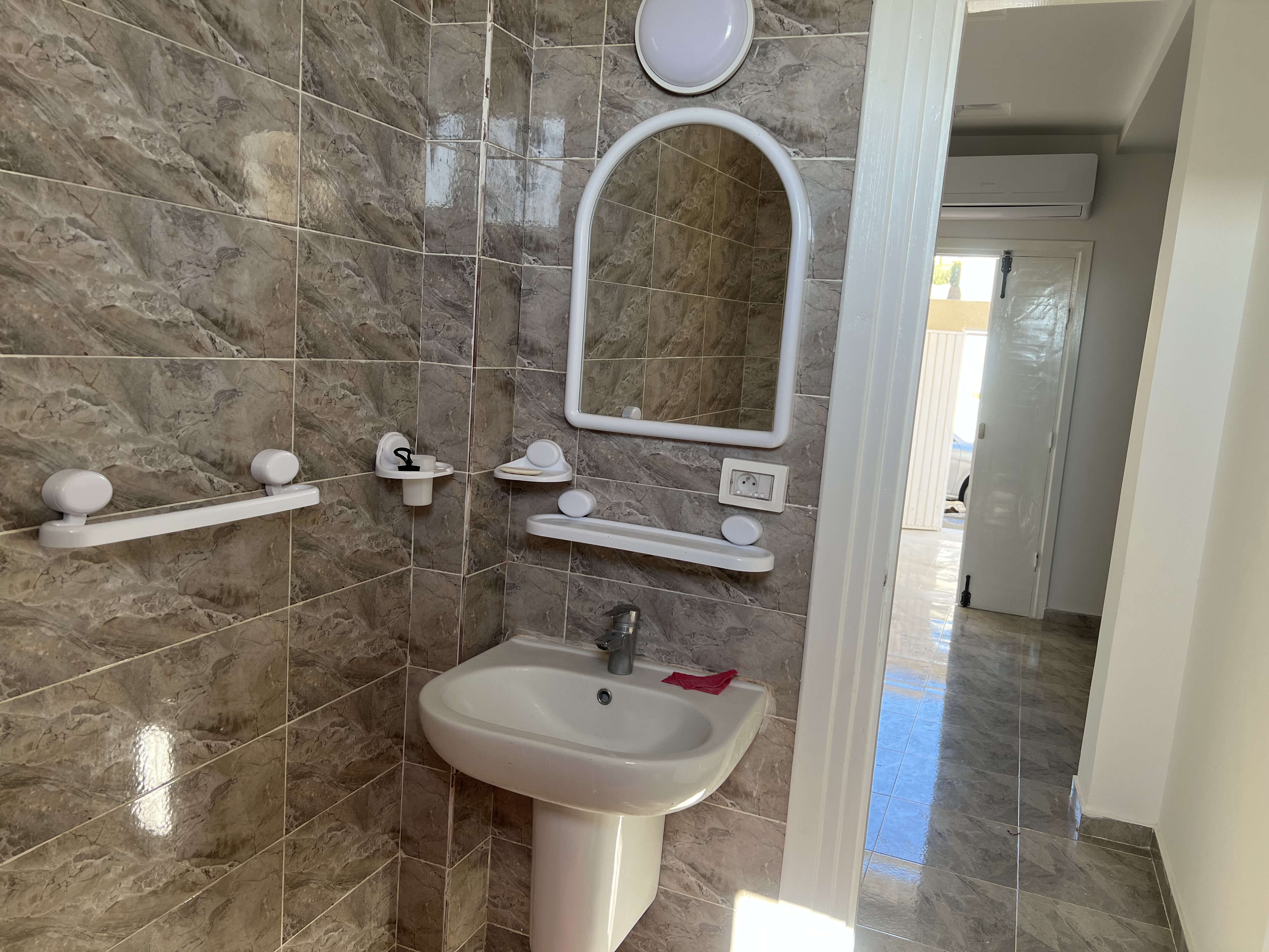 El Haouaria&nbsp;Cite Touristique&nbsp;Vente&nbsp;Autre&nbsp;Immeuble avec trois appartements