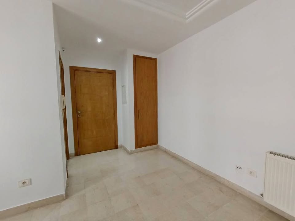 La Marsa El Aouina Vente Appart. 1 pice S plus  1 pour investissement wahat