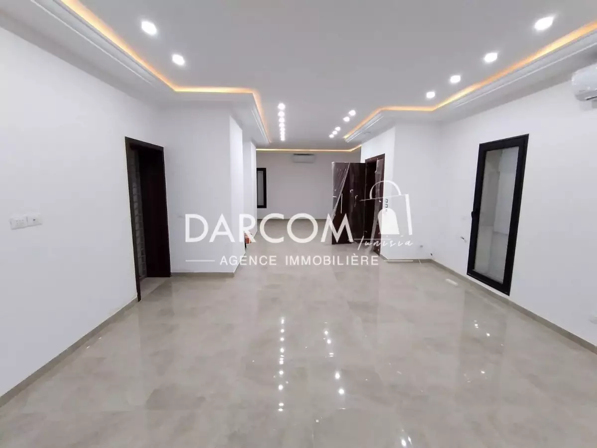 La Soukra Chotrana 2 Vente Maisons Villa avec piscine chotrana