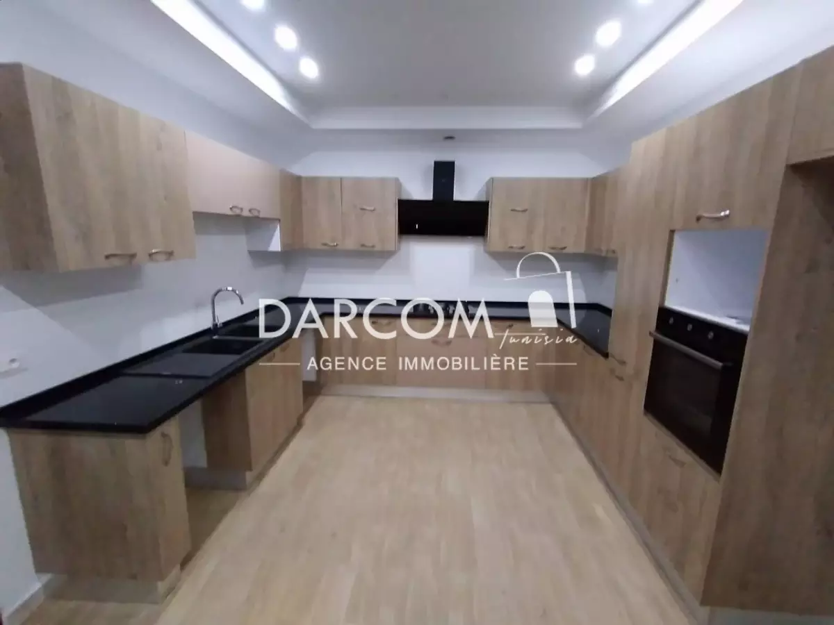 La Soukra Chotrana 2 Vente Maisons Villa avec piscine chotrana