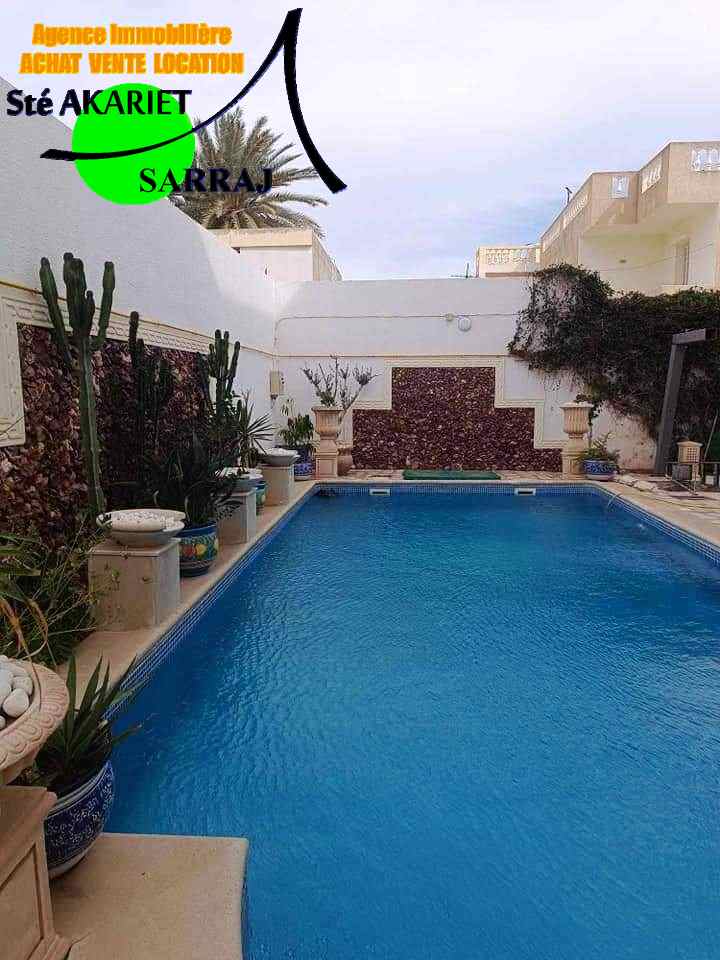 Akouda&nbsp;Chatt Meriem&nbsp;Vente&nbsp;Maisons&nbsp;Villa avec piscine au 2�me position de la plage