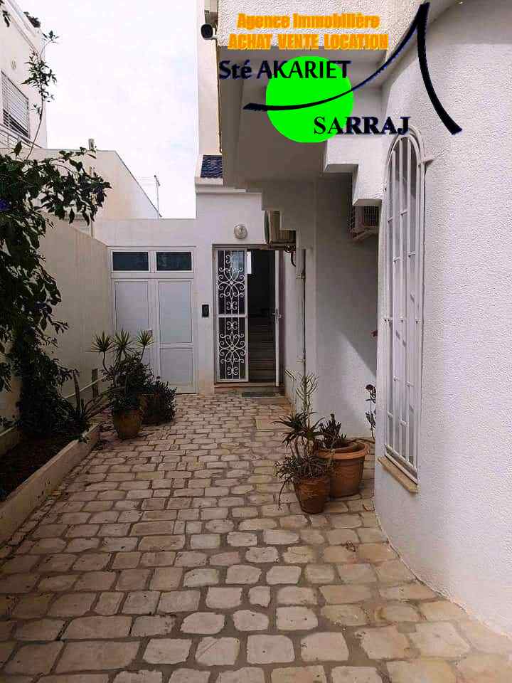 Akouda&nbsp;Chatt Meriem&nbsp;Vente&nbsp;Maisons&nbsp;Villa avec piscine au 2�me position de la plage