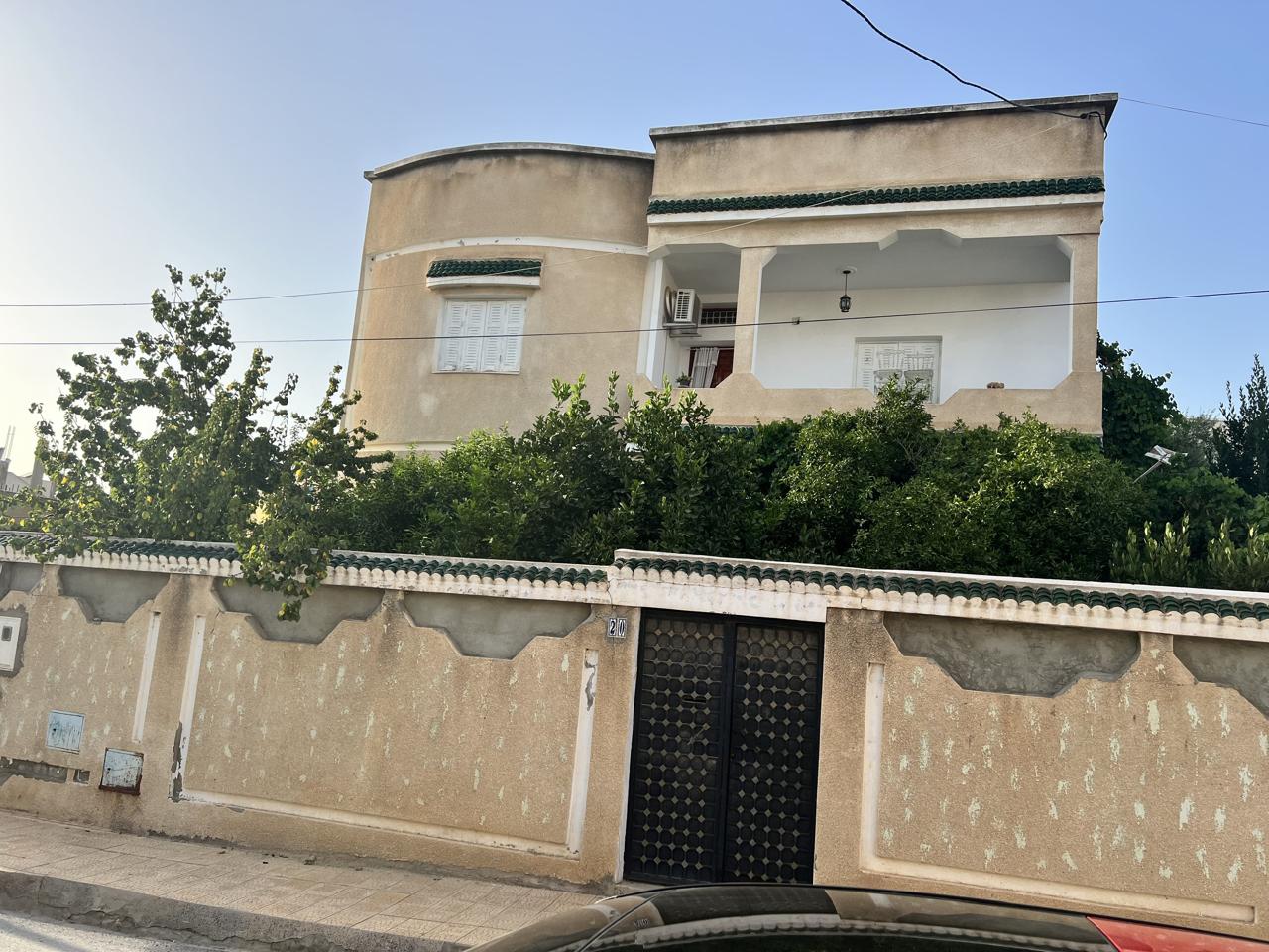El Mourouj&nbsp;El Mourouj&nbsp;Vente&nbsp;Maisons&nbsp;Bel �tage de villa avec studio ind�pendant