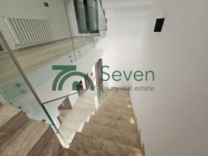 La Soukra Chotrana 1 Vente Maisons Un triplex s4 avec piscine  la soukra ref276a