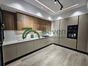 La Soukra Chotrana 1 Vente Maisons Un triplex en  s3 avec piscine   la ref275a